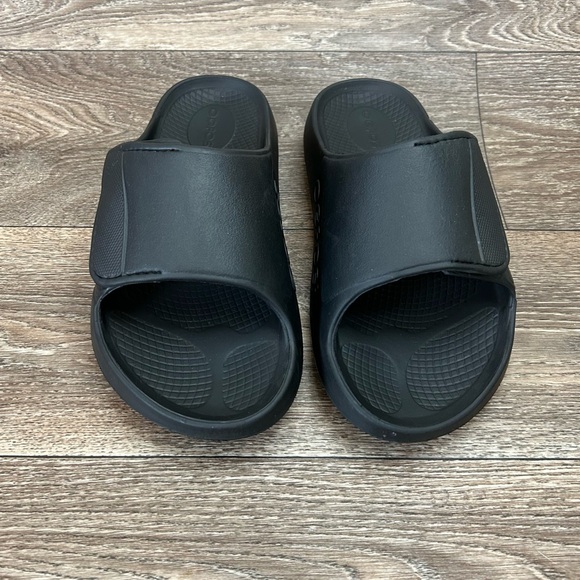 OOFOS Other - Oofos Ooahh Matte Black M7 W9 Sport Flex Slide Recovery Adjustable Hook & Loop